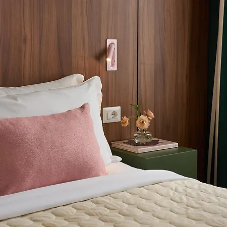 Numa Rodo Hotell 4*